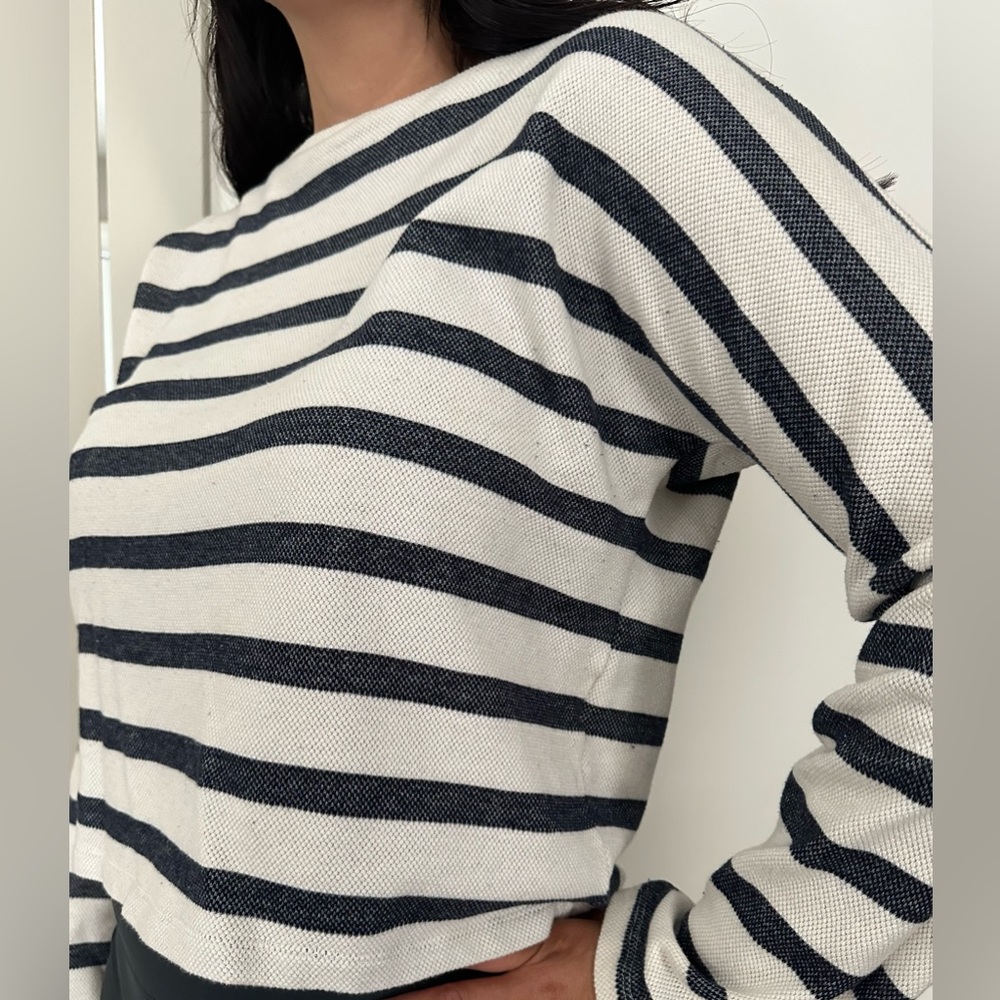 BANANA REPUBLIC CROPPED STRIPED TOP